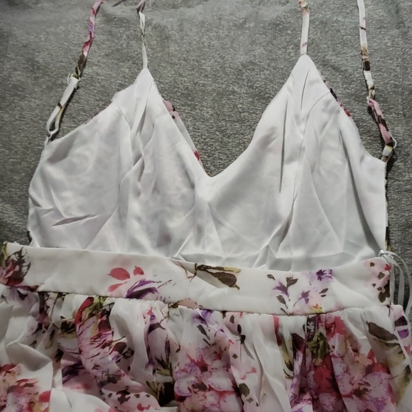 🎉🎊7X HP🎉🎊White Floral Maxi Dress - Picture 5 of 5
